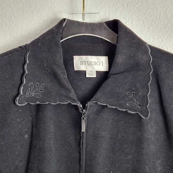 𝅺STUDIO One Black Blazer Lace Like Design Trim Size: 14 - Picture 3 of 7